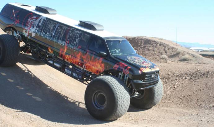 Ford Excursion - Monster truck or limousine?