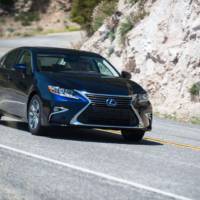 2016 Lexus ES 350 and ES 300h - Official pictures and details