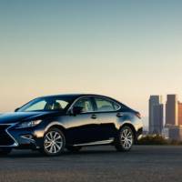 2016 Lexus ES 350 and ES 300h - Official pictures and details