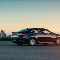 2016 Lexus ES 350 and ES 300h - Official pictures and details