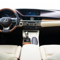 2016 Lexus ES 350 and ES 300h - Official pictures and details