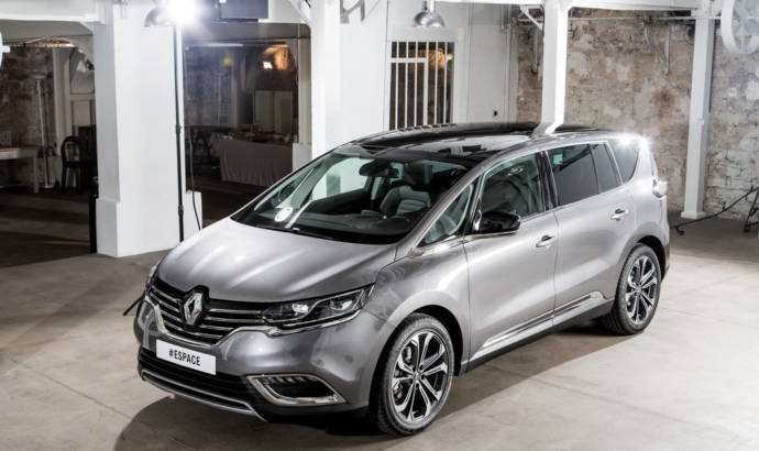 Renault Espace Initiale reviewed by the Germans