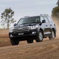 2015 Toyota Land Cruiser facelift - Official pictures and details