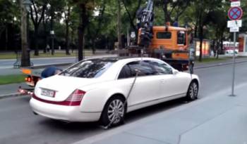 BIG FAIL: Tow truck versus Maybach 62S