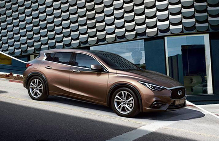 Infiniti Q30 revealed in another photo