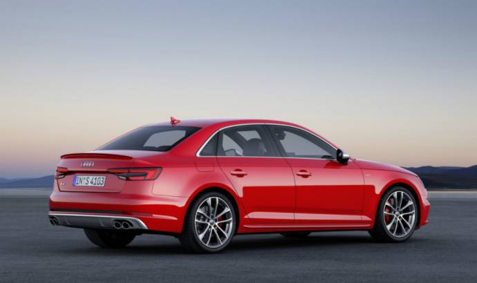 Audi S4 and S4 Avant: photo gallery and informations