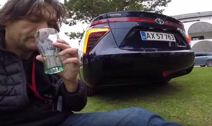 Automotive journalist drinks water from Toyota Mirai exhaust - Video