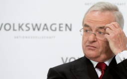 Martin Winterkorn resign as chairman of Porsche SE