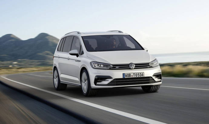 Volkswagen Touran R-Line package introduced