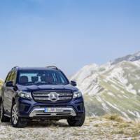 2017 Mercedes-Benz GLS - Official pictures and details