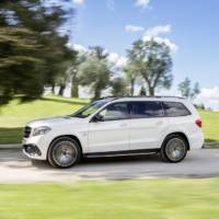 2017 Mercedes-Benz GLS - Official pictures and details