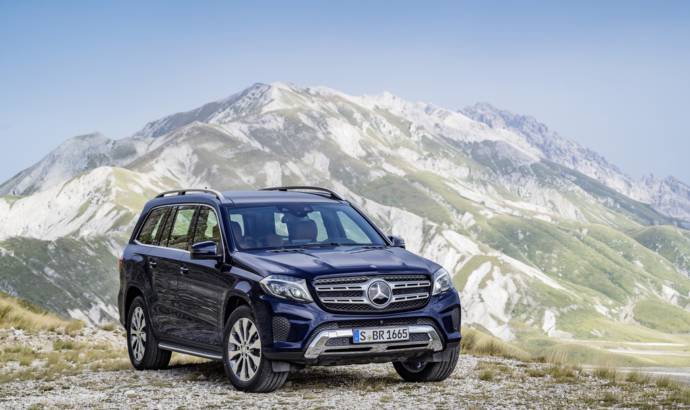 2017 Mercedes-Benz GLS - Official pictures and details