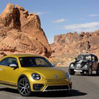 Volkswagen Beetle Dune Coupe and Cabrio unveiled