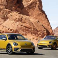 Volkswagen Beetle Dune Coupe and Cabrio unveiled