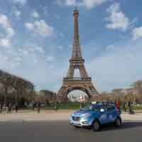 Hyundai ix35 Fuel Cell offered as a taxi in Paris