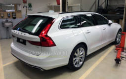 2016 Volvo V90 spied naked!