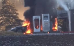 Tesla Model S burned in Norway (Video)