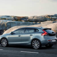 2016 Volvo V40 facelift - Official pictures and details