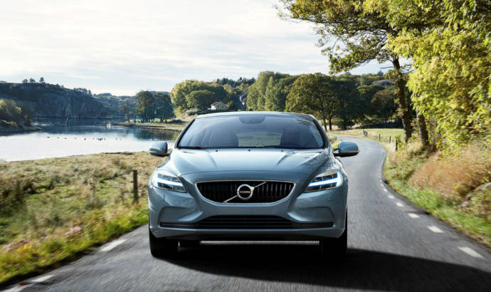 2016 Volvo V40 facelift - Official pictures and details