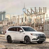 2017 Mitsubishi Outlander PHEV ready to tackle US market