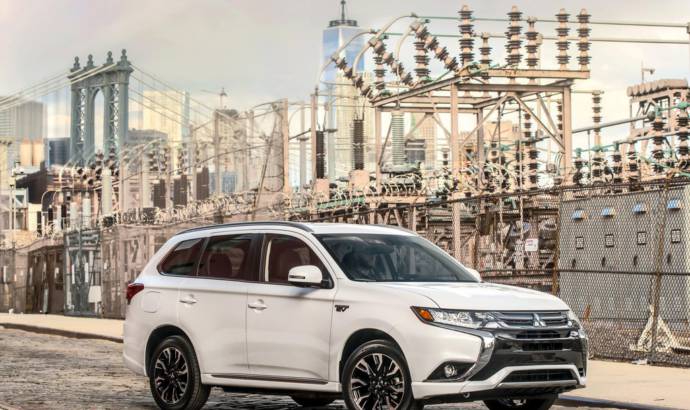 2017 Mitsubishi Outlander PHEV ready to tackle US market