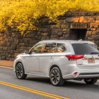 2017 Mitsubishi Outlander PHEV ready to tackle US market