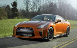2017 Nissan GT-R facelift unveiled