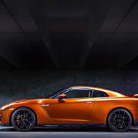 2017 Nissan GT-R facelift unveiled