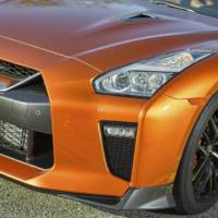 2017 Nissan GT-R facelift unveiled