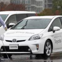 Toyota and Lexus to make automatic emergency braking standard by 2017