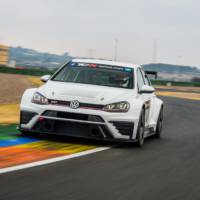 Volkswagen Golf GTI TCR assigned to eight teams