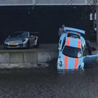 This Porsche 911 GT3 RS was dropped in water