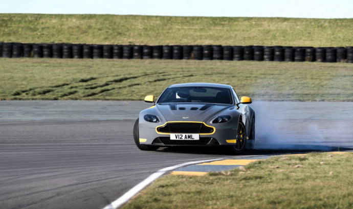 2017 Aston Martin V12 Vantage S will be offered with a manual gearbox