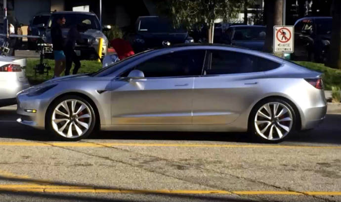 2017 Tesla Model 3 - First real life pictures and video