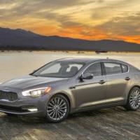 Kia K900 receives new UVO Luxury Services