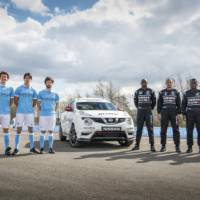 Manchester City football players swap places with Nissan GT Academy pilots