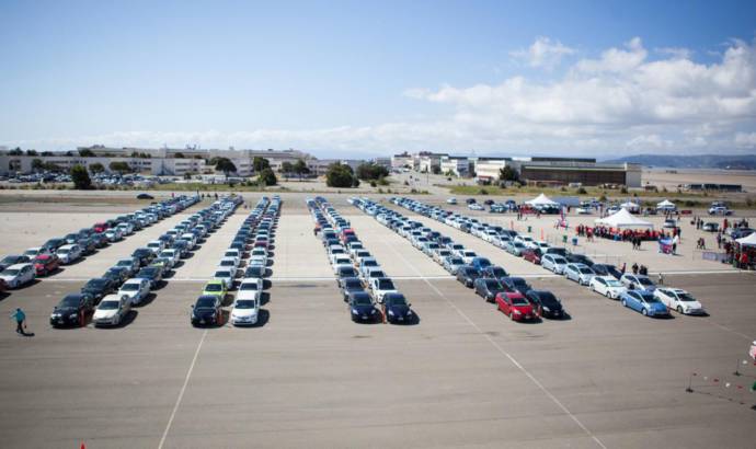 Toyota Prius owners - New world record for hybrid parade