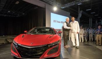 2017 Acura NSX reaches its first client