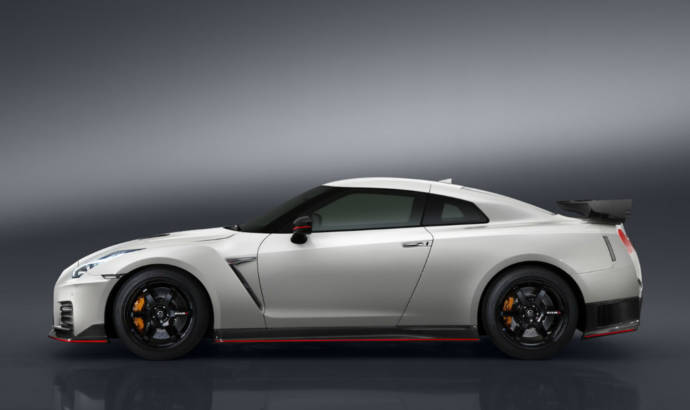 2017 Nissan GT-R Nismo facelift - Official pictures and details
