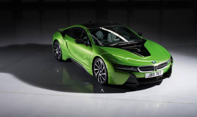 BMW i8 receives Individual paint treatment