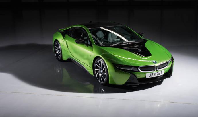 BMW i8 receives Individual paint treatment