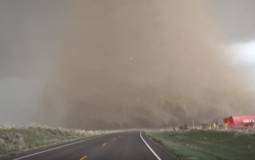 Extreme up-close video of a tornado (Video)
