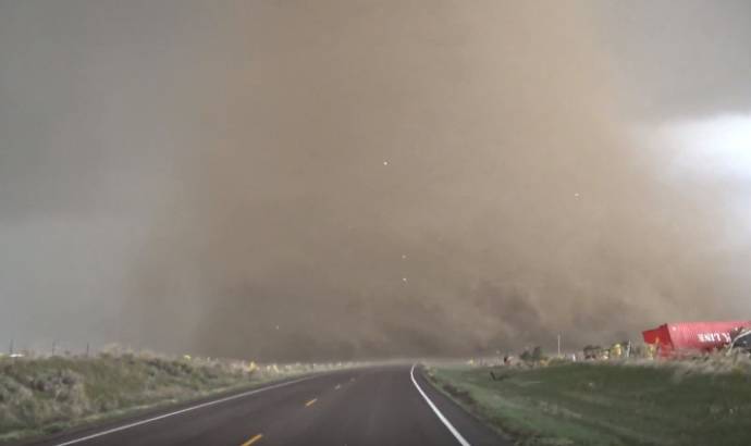 Extreme up-close video of a tornado (Video)