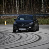 Renault Clio RS 16 unveiled with 275 hp