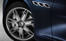 2017 Maserati Quattroporte facelift unveiled