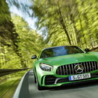 2017 Mercedes-AMG GT R - Official pictures and details