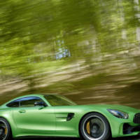 2017 Mercedes-AMG GT R - Official pictures and details