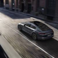 2017 Porsche Panamera officially unveiled