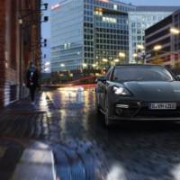 2017 Porsche Panamera officially unveiled