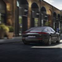 2017 Porsche Panamera officially unveiled